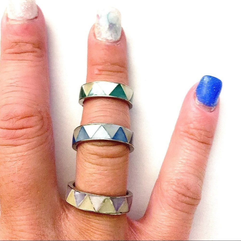 🍍3/$15🍍 Set of Triangle Print Rings - Picture 2 of 2